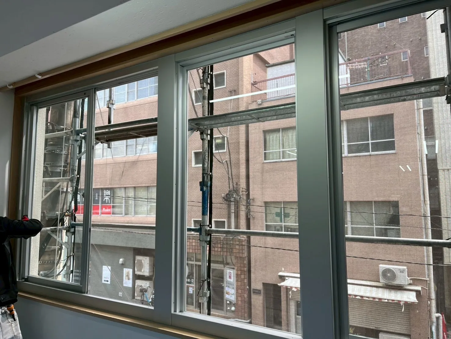 2025年5月 横浜関内の大有ビル様 カバーサッシ工事2期