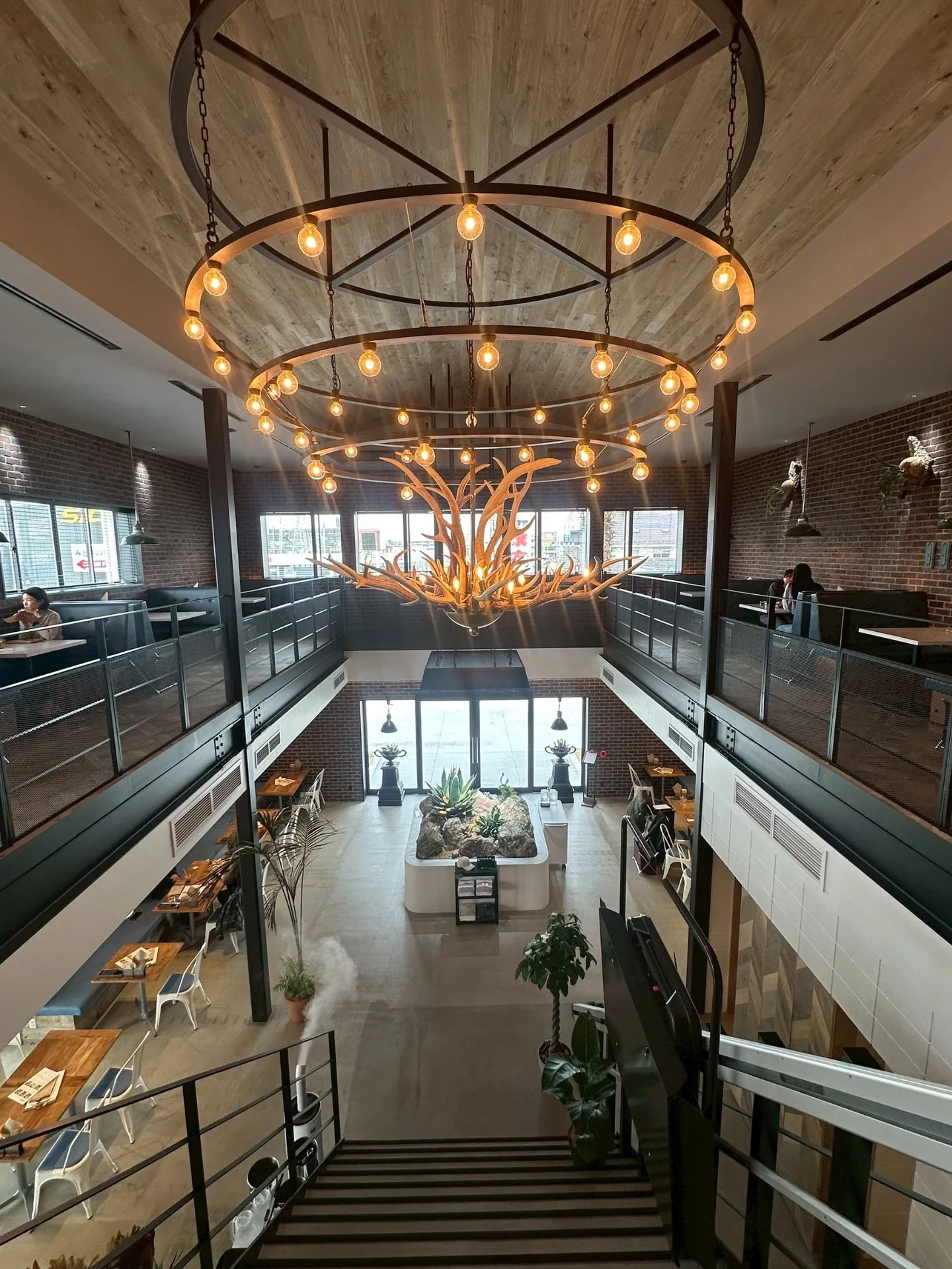 近隣のオシャレなハンバーガー店